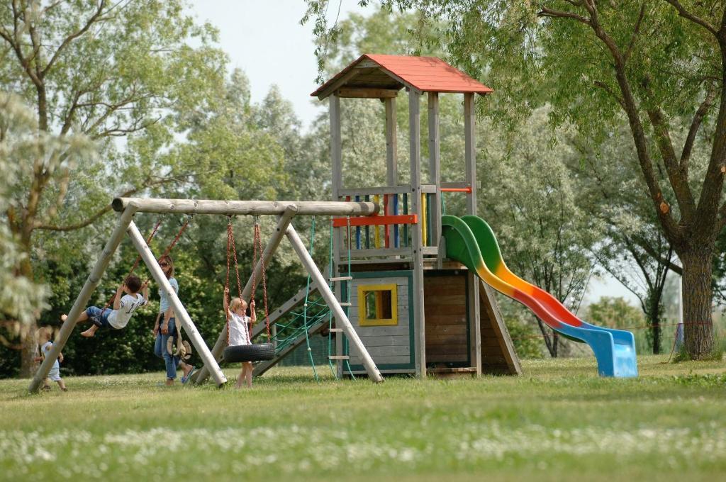 Hoteldorf Seepark Weiden Weiden am See Pokój zdjęcie